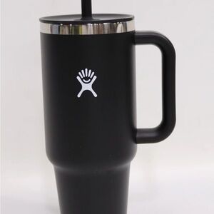 Hydro Flask
40 oz Travel Tumbler with straw  - brand new  black
